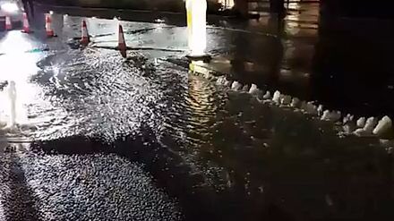 A second burst water main has been found in #Manchester. Four hospitals have cancelled all non-urgent operations as a result: planetradio.co.uk/key/local/news…