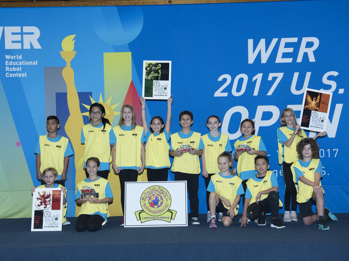 The moments of WER 2017 US Open. All the students enjoyed the contest and tried their best to win the competition.