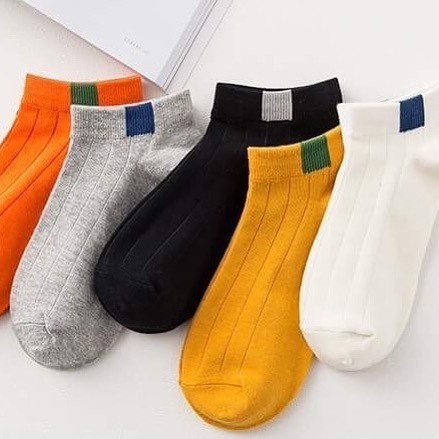 Découvrez la Odette Poppet, un classique, disponible sur notre site 😍 .
Lien en bio
.
#socks #girl #fashion #cute #love #happysocks #fu...