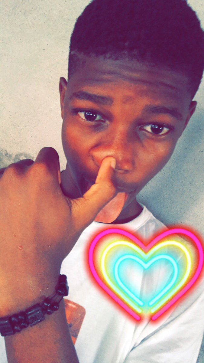 t3ega4's tweet photo. Me and my big nose sha😩😩 https://t.co/JkplNVAHKi