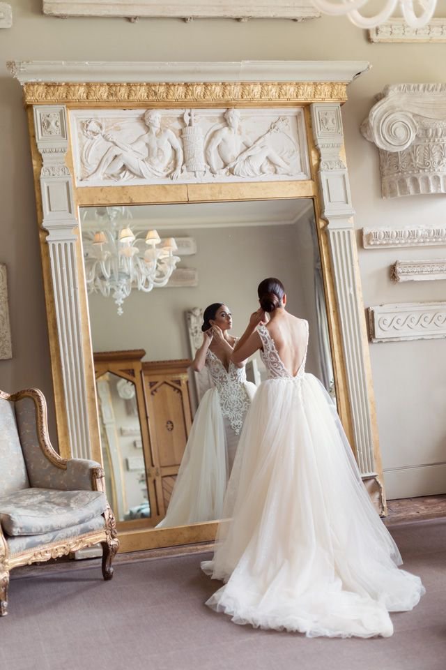 TheWedding_Club's tweet photo. A peak into the super glam wedding day of our gorgeous @berta bride ⭐️ REBECCA ⭐️ https://t.co/5kqScwzJnW #Berta #TheWeddingClub #TWCBride #DesignerDress #StylishBride #WeddingIdeas #WeddingDay #WeddingPhotos https://t.co/vua0ijeK6z