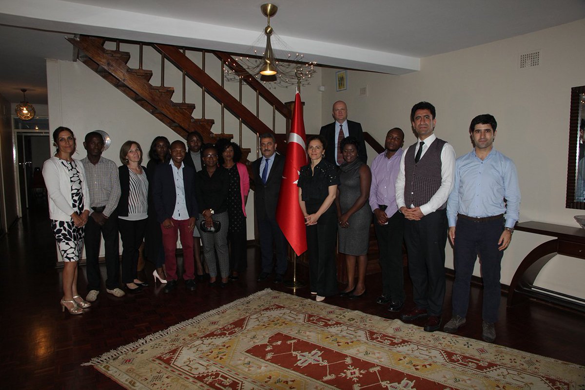 Türkiye Mezunları Zambiya’da Buluştu

Yurtdışı Türkler ve Akraba Topluluklar Başkanlığı (YTB), tarafından Zambiya’nın Başkenti Lusaka’da “Türkiye Mezunları Buluşması” düzenlendi.

turkiyemezunlari.gov.tr/haberler/1173/…