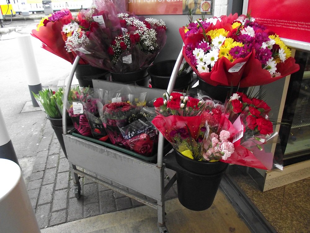 _TheMarketCo's tweet photo. Want to be more original than 'garage flowers' this #ValentinesDay?
Pop over to #Northwich (Saturday) or #Ashbourne (Sunday) Artisan Market THIS WEEKEND...
#Inspiration
#Handcrafted
#MadeWithLove
#Cheshire
#DerbyshireDales https://t.co/zIC2ucdE06