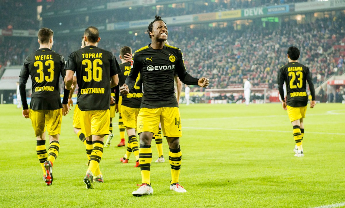 BVB's tweet photo. Mood: 😬 #MondayMotivation https://t.co/njQEokTuZl