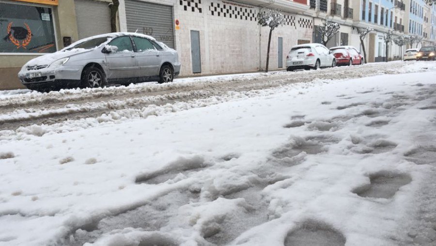 Situación muy complicada en Socuéllamos debido a la intensa nevada de este lunes <a href="/ElTiempoCMM/">El Tiempo CMM</a>