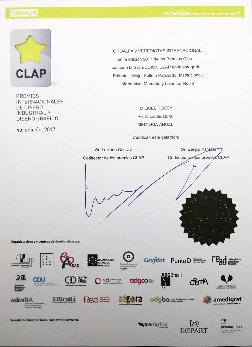 Ja m'ha arribat el certificat del premi SELECCIÓN CLAP, millor fullet paginat, per la memòria de la Institució. 
El trobareu aquí, enmig de grans dissenys: premiosclap.org/ganadores-2017 (en la categoria editorial)