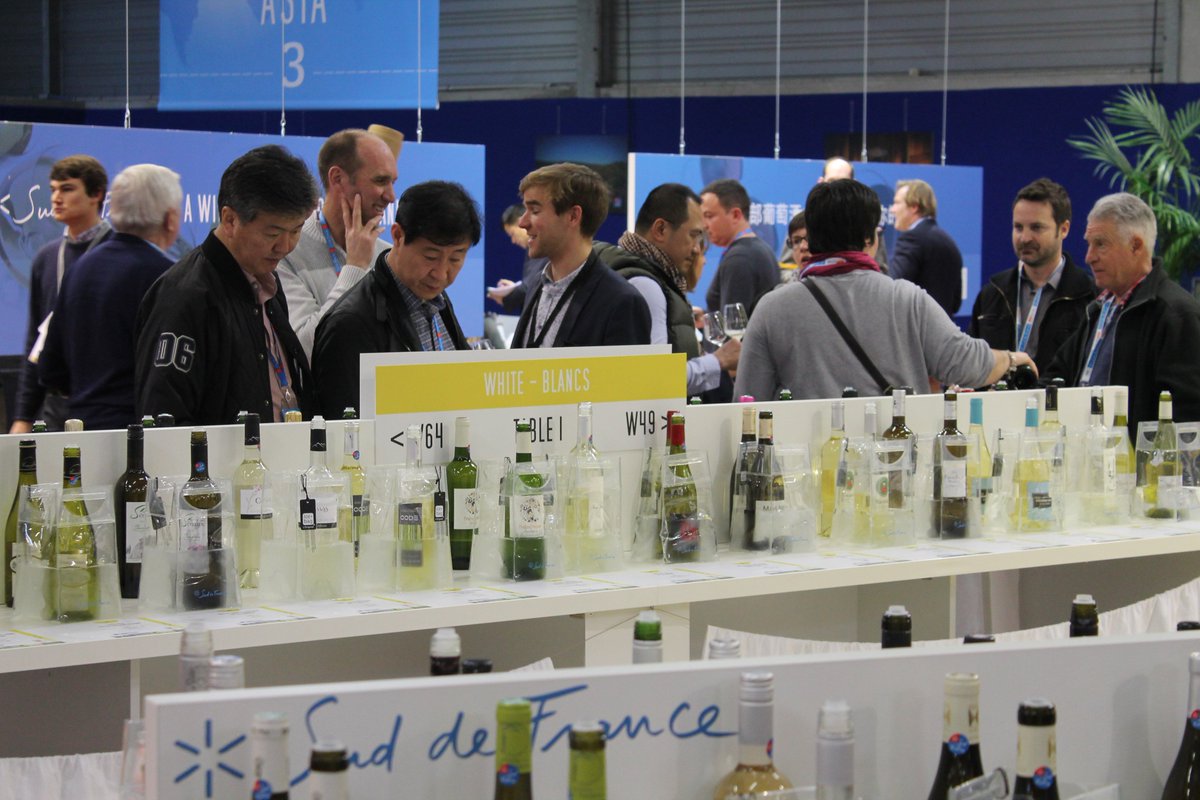 J-13 avant #Vinisud et le #FIA (Forum International d’Affaires). Le jour J : gagnez du temps ! En un seul lieu (Hall B1), découvrez les 87 appellations régionales en une dégustation libre de 1200 vins sur l’espace du FIA Sud de France. 
vins-fia.com/fr/