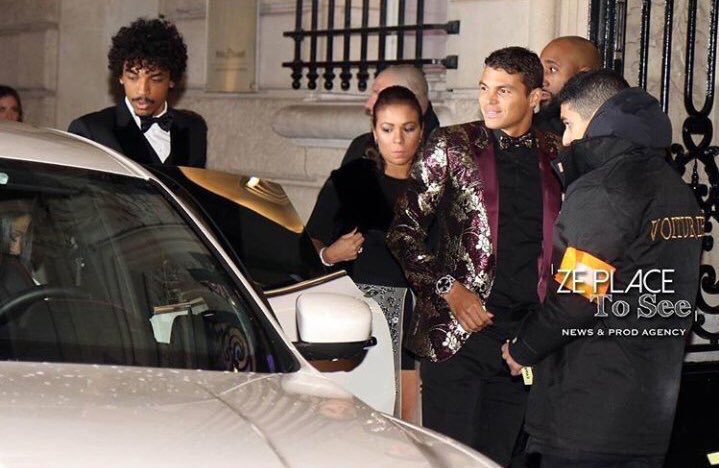 SuperCazarre's tweet photo. Vraiment du beau monde à la soirée d'anniversaire de #Neymar! https://t.co/89IUznLyy2