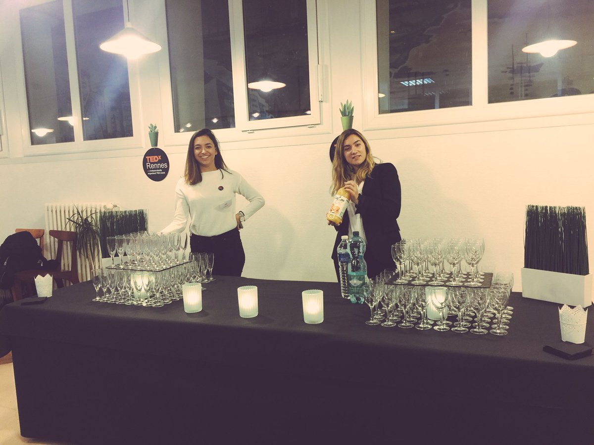 JNemmour's tweet photo. Tedx cocktail party #tedx #cocktail @lyceejarennes @ltpjar @Charline_MarieD @ImanDrn @Tedxr https://t.co/q6cnUNxC8p