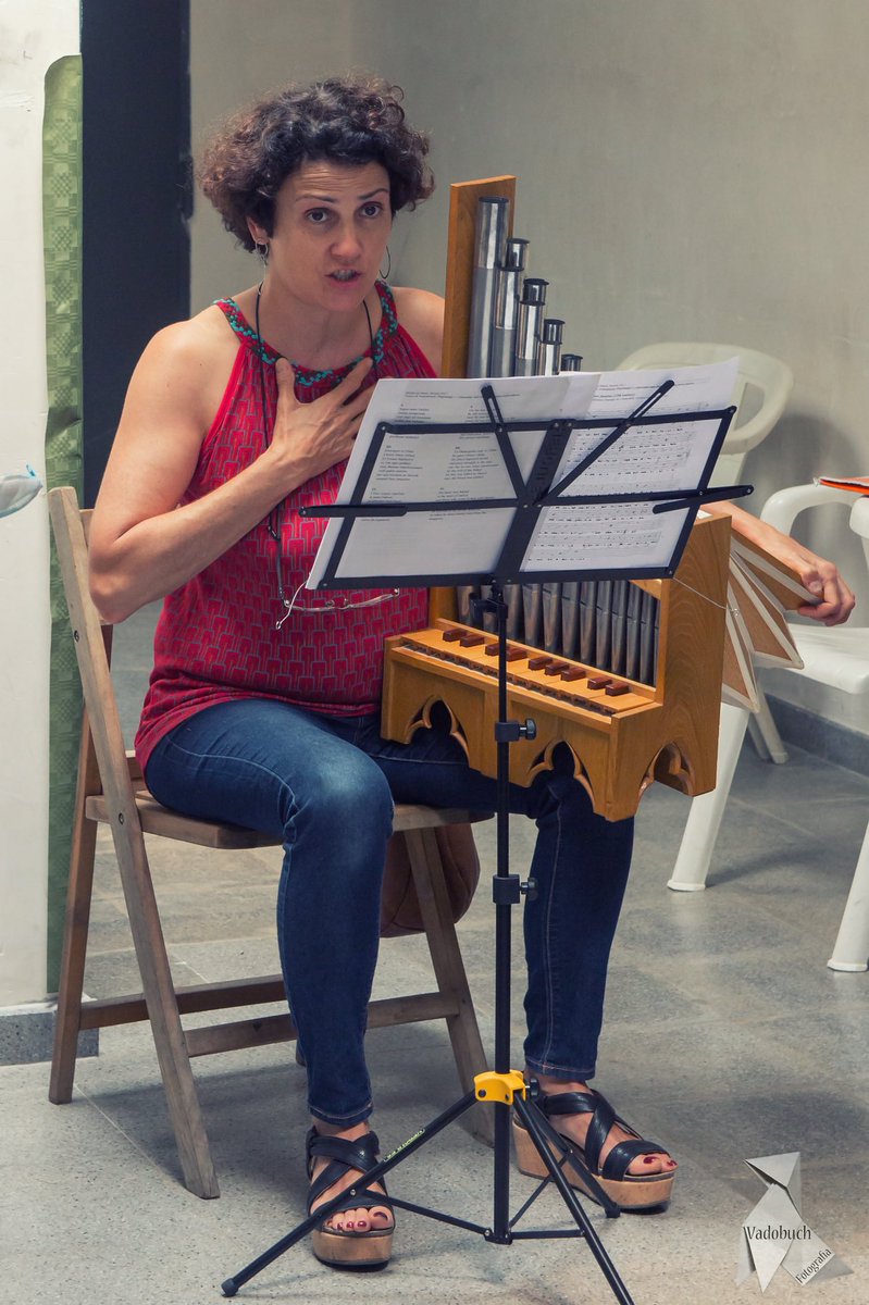 EarMusicBesalu's tweet photo. Registration open! “Voies & Instruments” #citole #portativeOrgan #harp #musa #psaltery #frestel #percussion #vielle #voice #guitern https://t.co/Kpene5S8hS https://t.co/oWOhY7FIcN