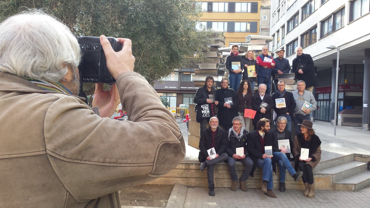 RevistaGirona's tweet photo. Preparant el proper número de la Revista de Girona, amb un dossier dedicat a les editorials. Surt a primers de març. @diputaciogirona https://t.co/4gXt5FGn8a
