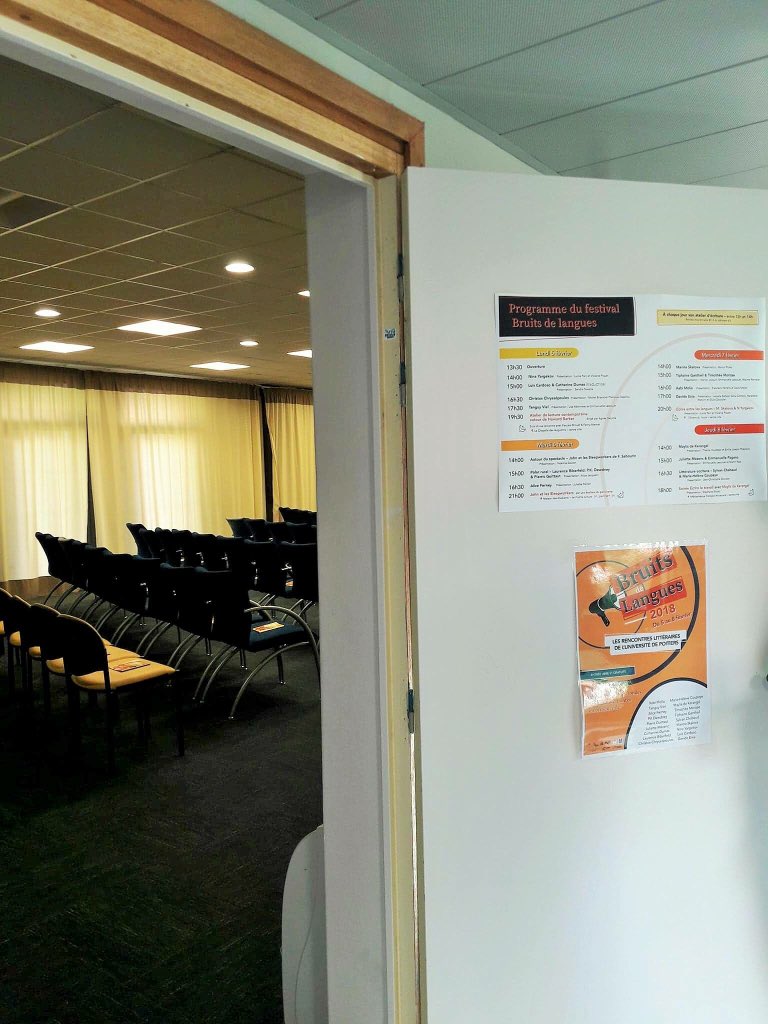 cultureLLe_asso's tweet photo. Le premier matin de BDL : le parcours a été fléché, le café chauffe et les fameux canapés jaunes, la marque du festival, attendent les premiers invité.e.s : Nina Yargekov, Luis Cardoso, Christos Chryssopoulos et Tanguy Viel ! #BDL2018 #lundi #poitiers #festival #littérature https://t.co/3P69QXpUwY