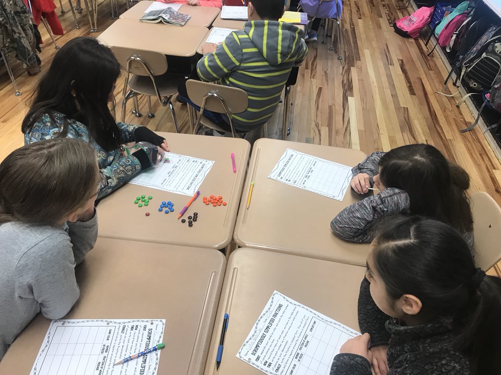 mrshiggsclass's tweet photo. Simplifying fractions with M&amp;Ms this morning. https://t.co/cyXOJusNCy
