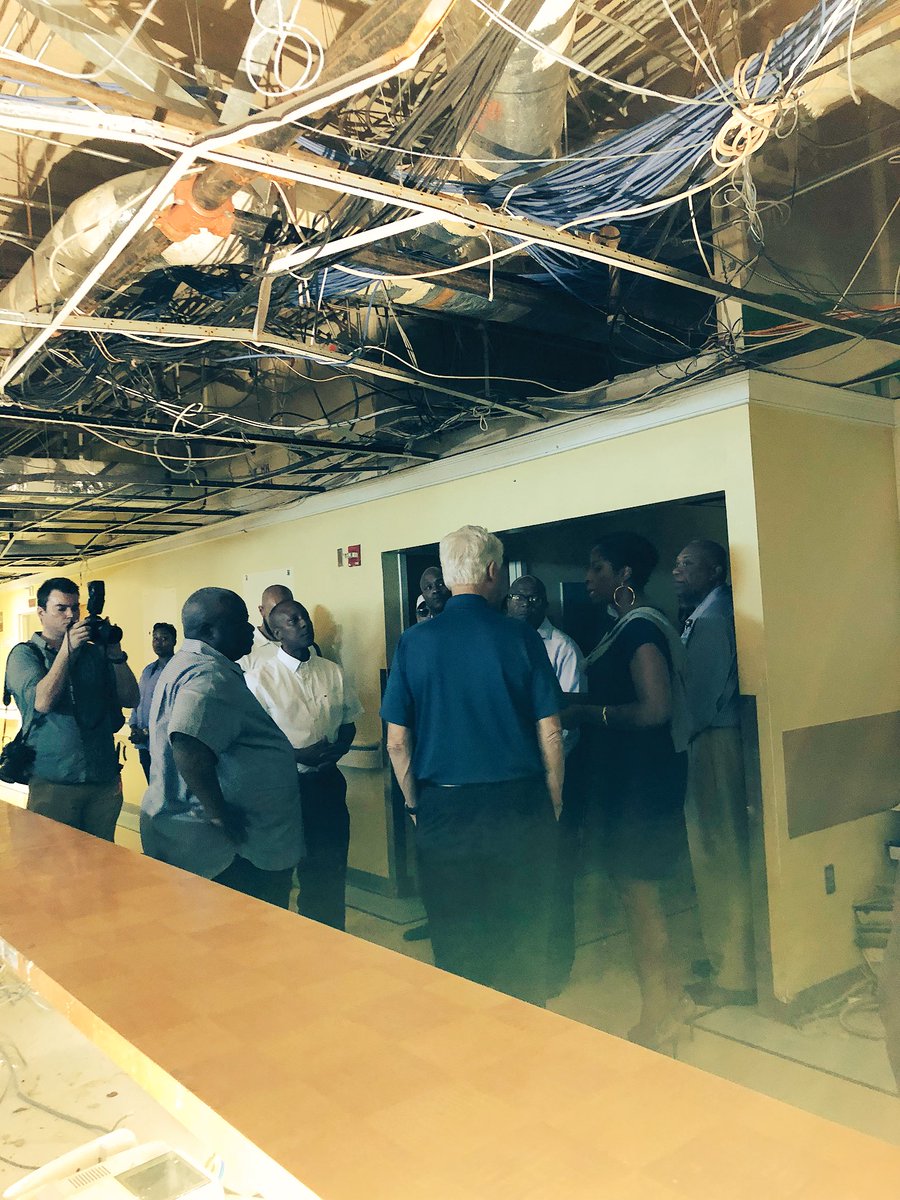 angelurena's tweet photo. Pres. @BillClinton, @GovernorMapp, &amp; Rep. @StaceyPlaskett are touring the  Schneider Regional Medical Center on St. Thomas. It operates a hospital and cancer center in St. Thomas and a primary health care facility in St. John. https://t.co/1xjD53p8vS