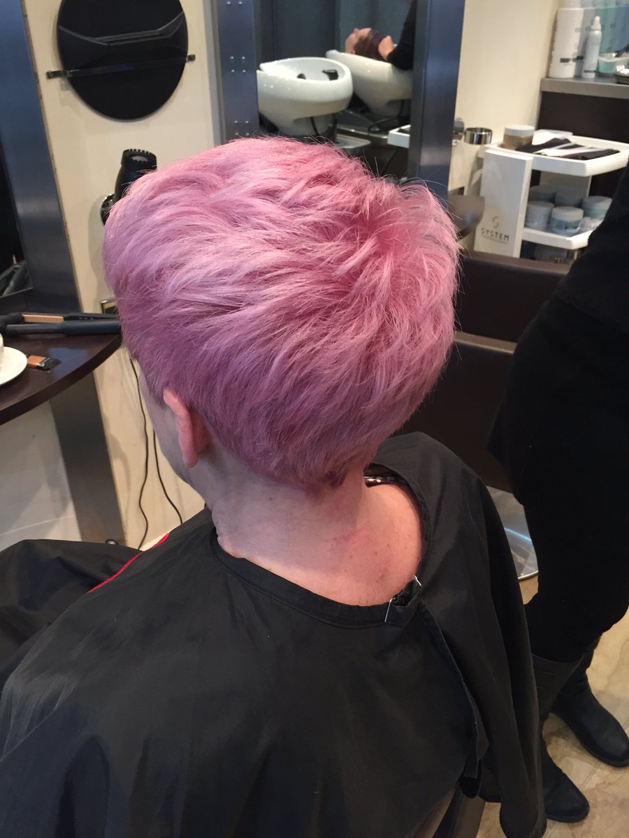 trimmersmaghull's tweet photo. Always learning .. amazing day with Kelly from Wella #wellacolourcreate https://t.co/VRuP57rp1o