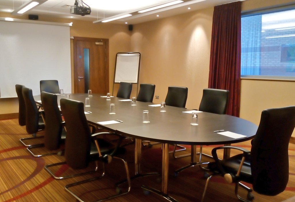 KewGreenMice's tweet photo. Why not book your next meeting at our @HINorwichCity 
Great onsite parking facilities and Day Delegate options from £19.99 pp. Yes, £19.99pp!!! https://t.co/aCSPnTF9Qj