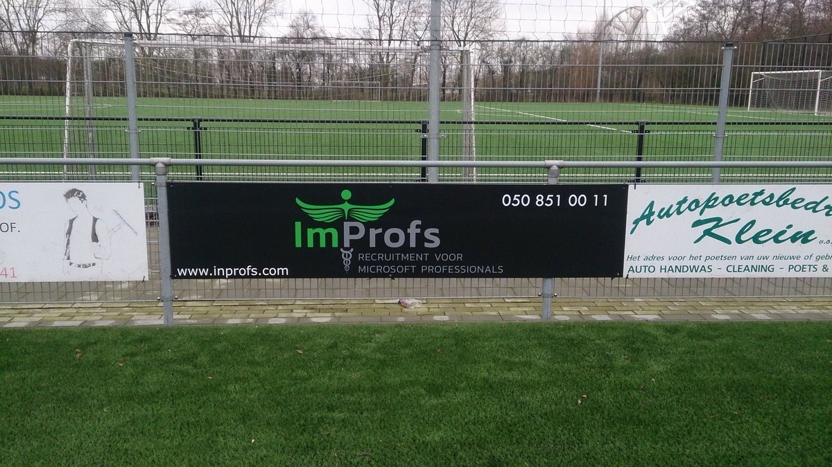 gorter_thijs's tweet photo. Nieuwe sponsor voor de winterjassen van VVG 1. Bedankt #Improfs https://t.co/zk1GpzsXMl