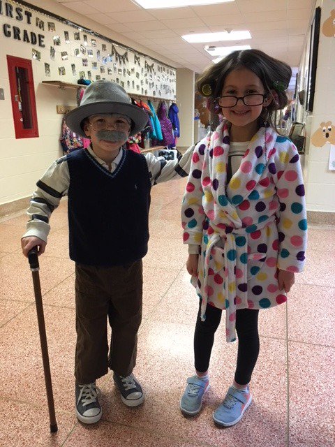 bhelmlinger304's tweet photo. @WesternAve304 Kindergartners are 100 days smarter and 100 days older. @Geneva304 https://t.co/VAFZfZrIVs