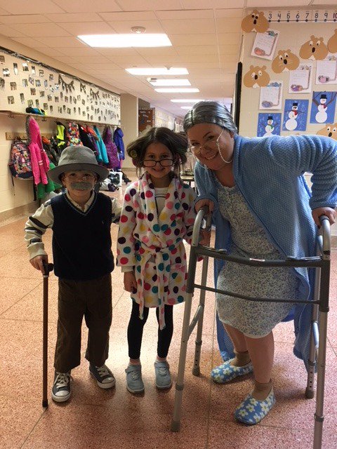 bhelmlinger304's tweet photo. @WesternAve304 Kindergartners are 100 days smarter and 100 days older. @Geneva304 https://t.co/VAFZfZrIVs