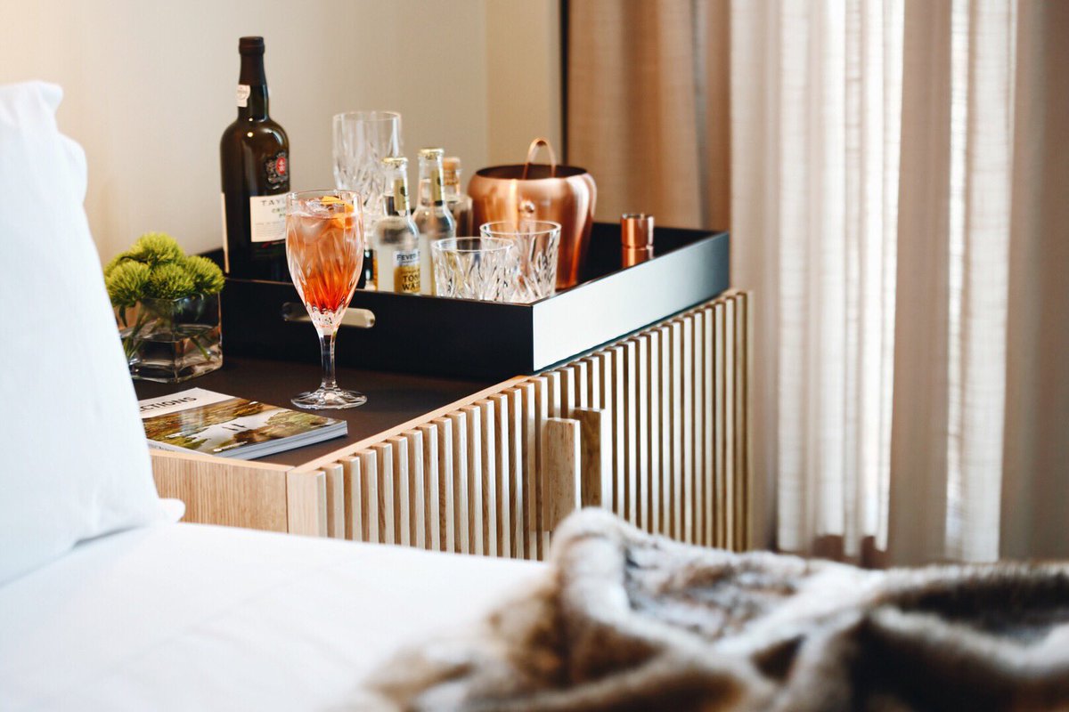 It’s ok to start the week with a cocktail, when it’s a welcome Port Tonic in your own room with view to the city 😉 Available to all #memmoprincipereal guests #memmohotels #designhotel #lisboa
