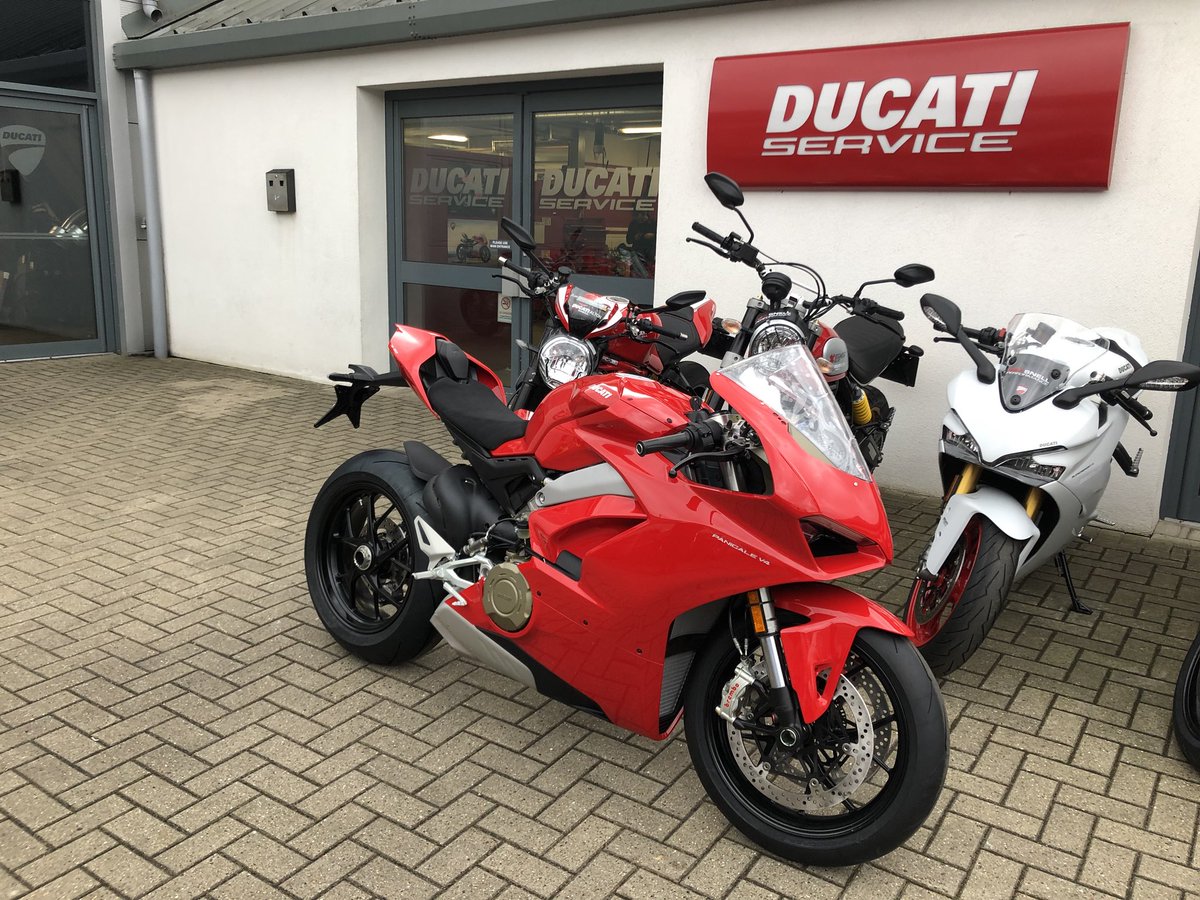 DucatiAlton's tweet photo. Calling a new #Panigale V4 ‘standard’ seems wrong, so here is our first and just delivered, but definitely not standard #Ducati Panigale V4 https://t.co/T0eksePDpG