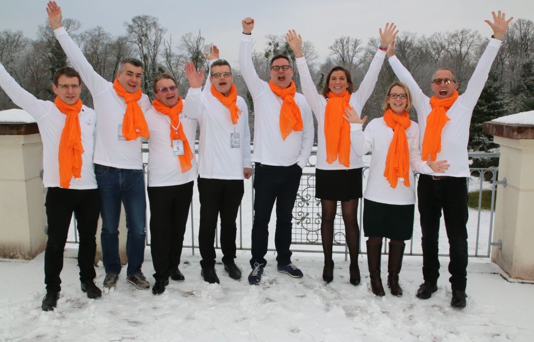 Orange Store tweet media