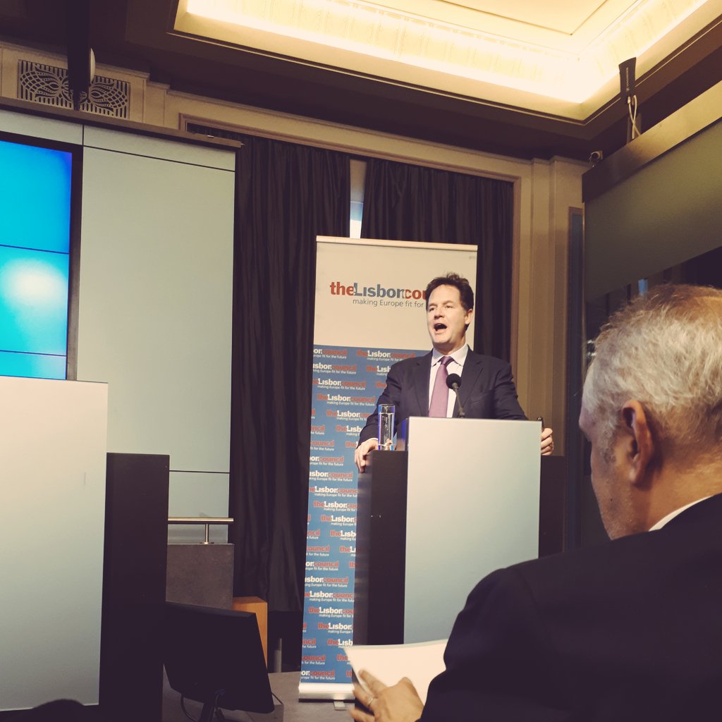 Listening to <a href="/nick_clegg/">nick_clegg</a> talking aboutthe #FutureOfEurope. You cannot disregard people's internal identity, you must wear your country's flag to fight for the European one. #PatrioticEuropeanism #LisbonCouncil