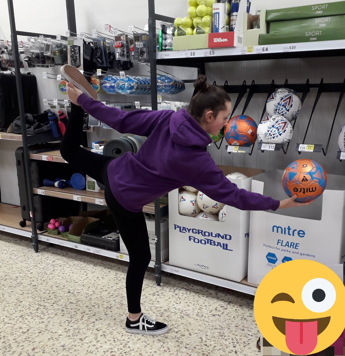 Hollimae_'s tweet photo. Doing a pose for @DanceMatters in @Tesco. 😊💃 https://t.co/IhizkSaTME