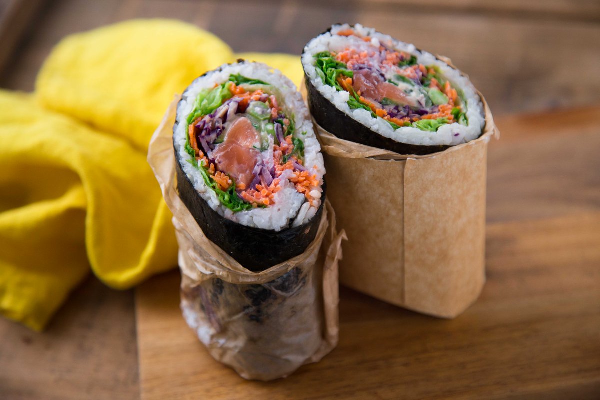 Foodcheri's tweet photo. Ils arrivent demain à la carte... En édition limitée. On vous présente les #SushiBurrito en collab' avec #Fuumi ❤ https://t.co/gpjuZjA8kr