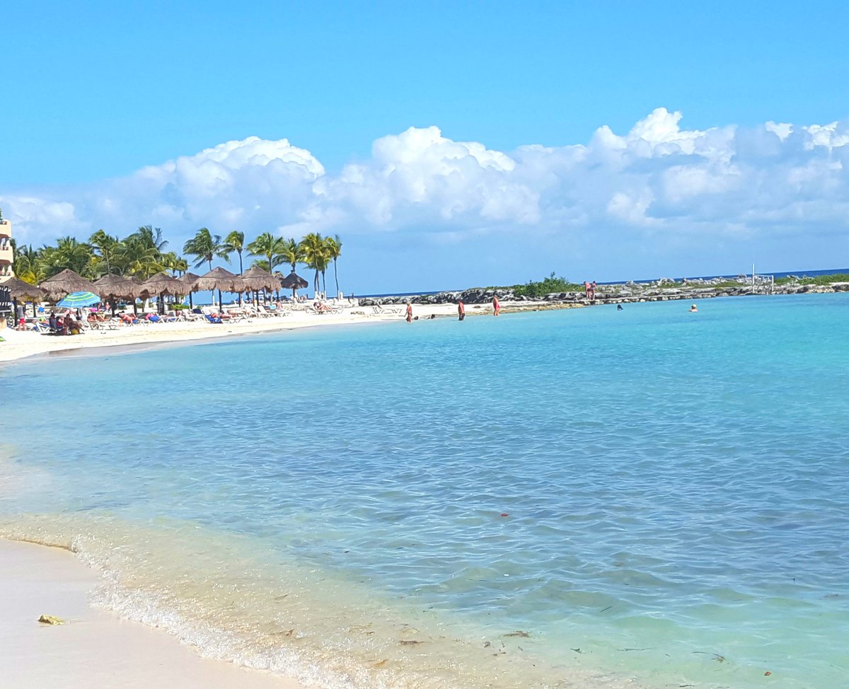 TimWiens2's tweet photo. daily awesome views #RivieraMaya #Mexico #cataloniayucatan calm beach great for swimming and snorkeling @Wiens_Lis https://t.co/pTQUakSIrU