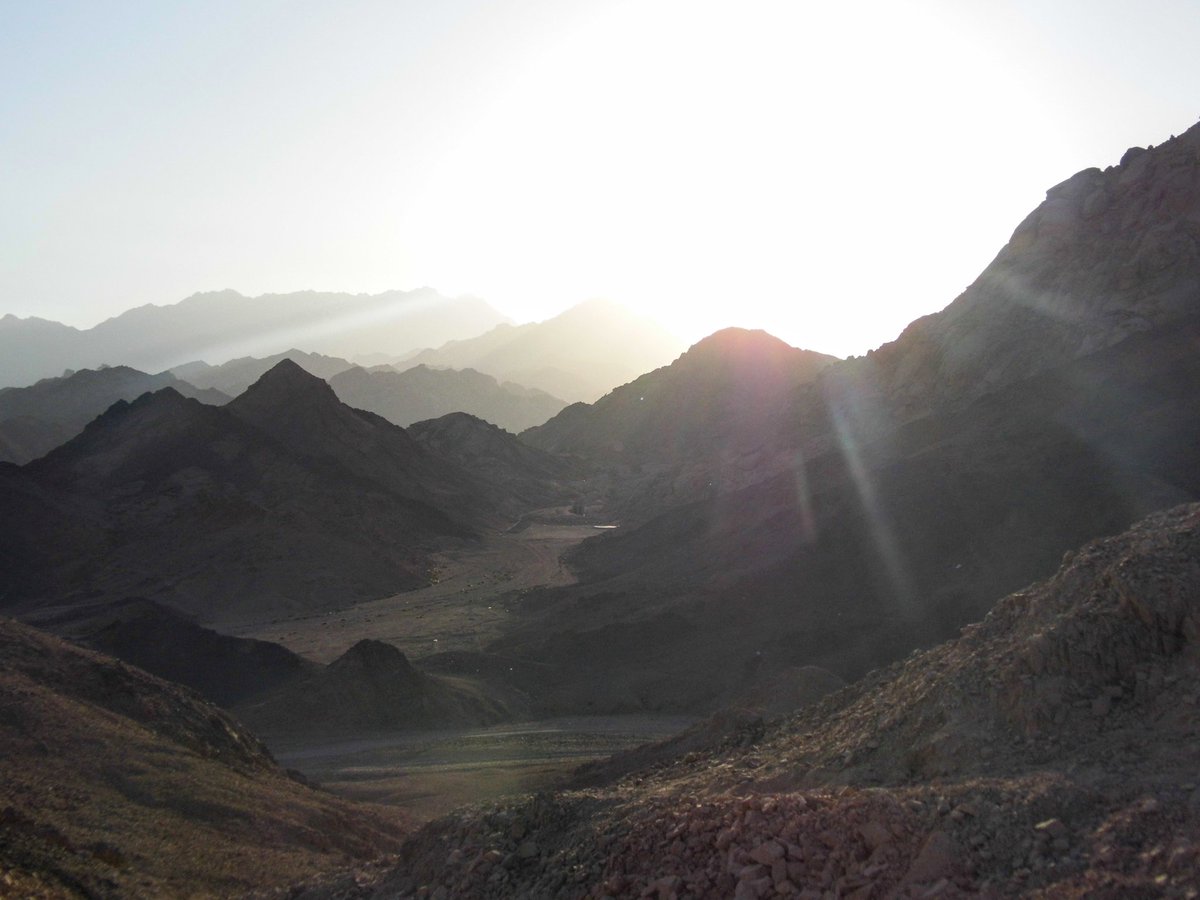lisa_gratton's tweet photo. Nearly 6 years ago we took two family trips to Egypt within a year. The serene landscape of the Sinai #desert have stayed with me and I look forward to seeing this wonderful country again in summer 2018. #summer #natureatitsbest #landscape https://t.co/fqSiBR35xZ