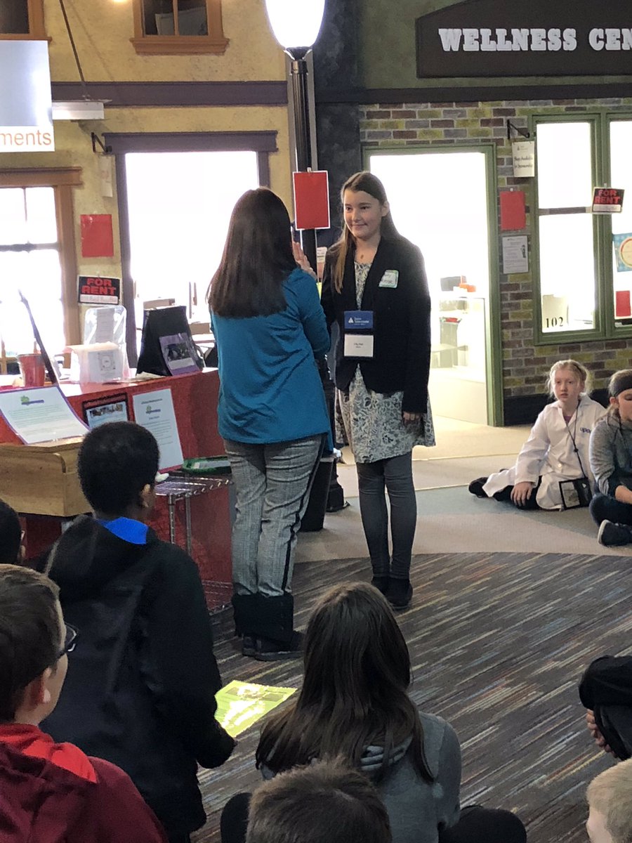 JMMaldonadoP's tweet photo. After applying and interviewing for jobs of choice, and learning about personal finance, Mr. Landsteiner and Mrs. Kaus's 6th graders head to BizTown to provide goods and services in a real-world setting. #SPPSinspiredlearning #innovation https://t.co/TpfdeTR3PL