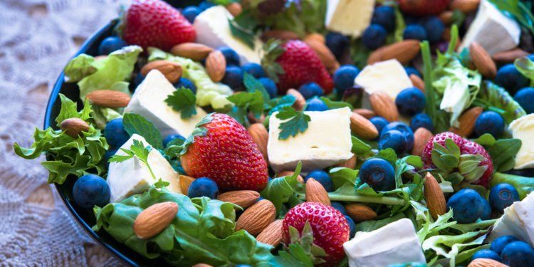thisisinsider's tweet photo. 17 scientific facts to motivate you to eat healthy even when you really don't want to https://t.co/0LyCjy9cQX https://t.co/N4L4CiLPP6