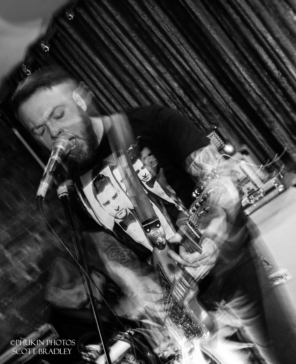A few photos from the show at <a href="/fuelcafebar/">Fuel Cafe Bar</a> on Sat
With @aerial_salad 
<a href="/Tioricoband/">Tío Rico</a> 
<a href="/THCDreamsBand/">THC Dreams</a> 
<a href="/Bloodminesuk/">BLOODMINES</a>