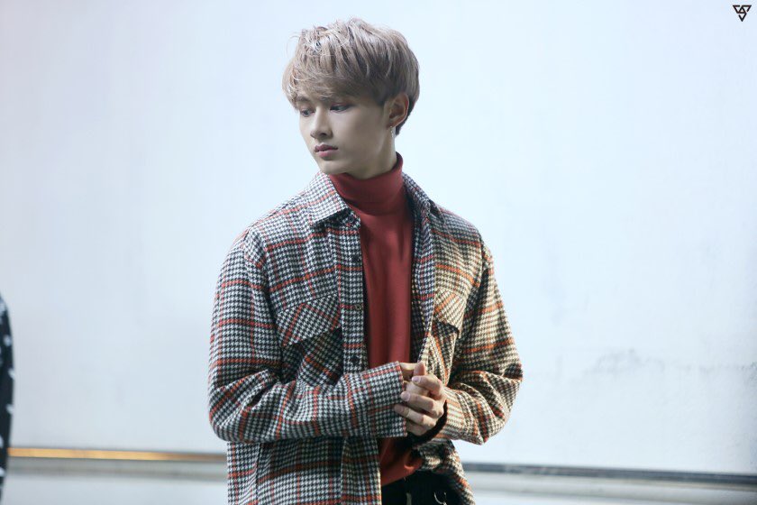soonjunph's tweet photo. [HQ] 180205 Behind the scene Photo of #SoonJun #Hoshi &amp; #Jun #준 #호시  for Director's Cut Album #Seventeen #세븐틴 #DIRECTORS_CUT  #Thanks #TwitterBestFandom #TeamSeventeen #SoompiAwards @pledis_17 

[💙] https://t.co/T0wOYDw7EQ
