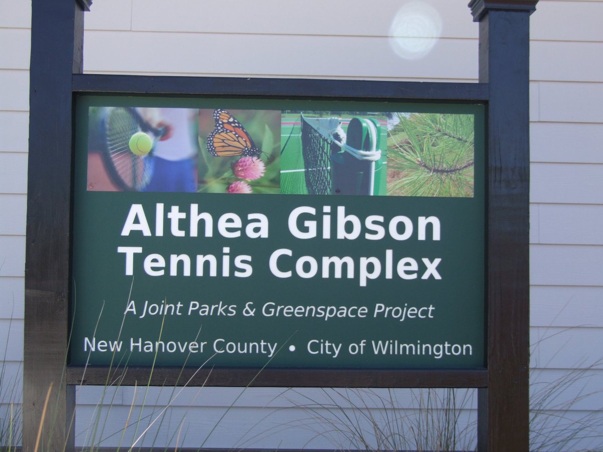 #BlackHistoryMonth Did you know that Wilmington was home to the late, great <a href="/Globies/">Harlem Globetrotters</a> <a href="/meadowlarkL/">Meadowlark Lemon</a>, famous artist #MinnieEvans and tennis great #AltheaGibson (just to name a few)? Check out #WilmingtonNC's walk of fame at the <a href="/CottonExchange/">The Cotton Exchange</a>!