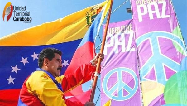 Para combatir la violencia y las amenazas imperiales la fórmula es elecciones y diálogo porque #TodosQueremosLaPaz la estabilidad, la protección y el entendimiento que sólo garantiza la Revolución Bolivariana <a href="/NicolasMaduro/">Nicolás Maduro</a> <a href="/hugbelpsuv/">Hugbel Roa</a> @Mppeuct <a href="/UTCDany/">UTCDany</a> <a href="/utcanamoreno/">Ana Moreno</a> <a href="/MRDCarabobo/">#MRDCarabobo</a>