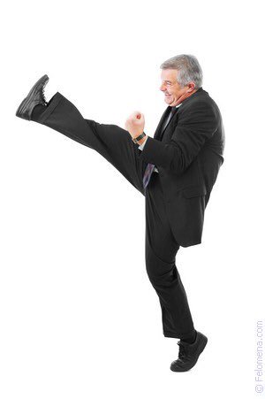 Strutionum's tweet image. Пнуть тебя гузно?