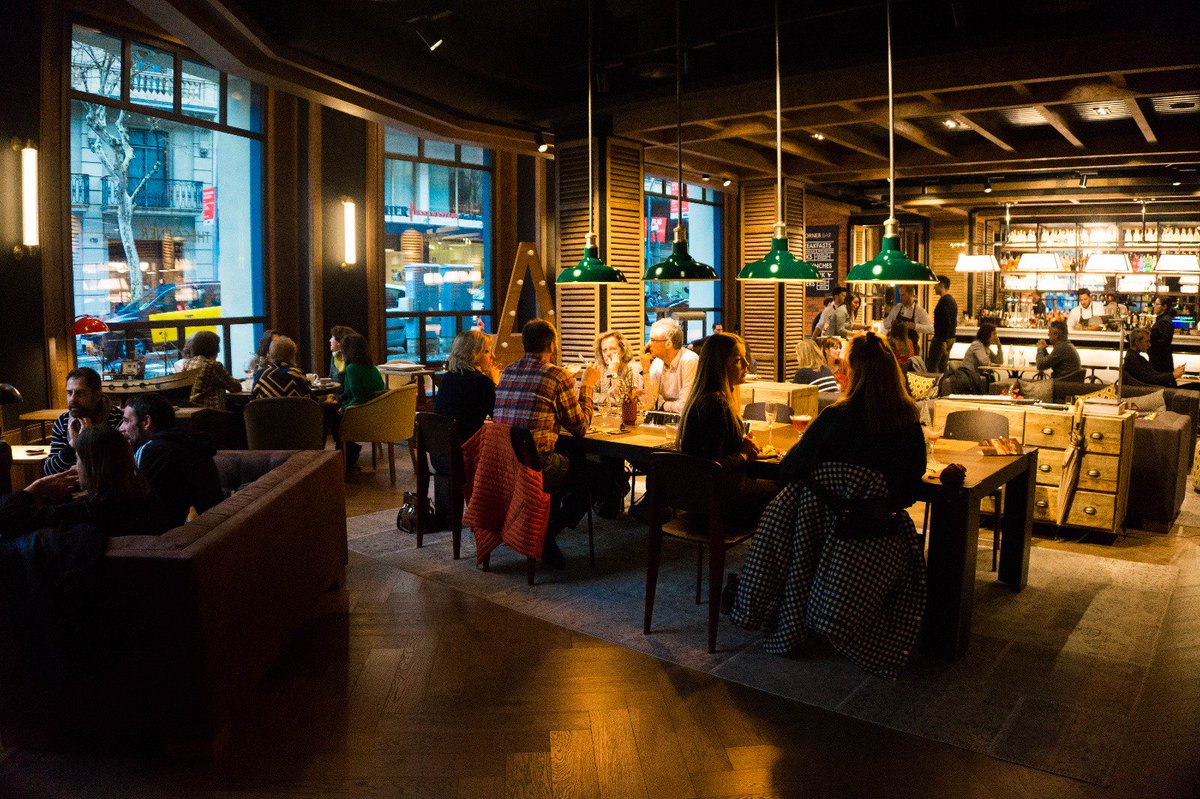 orbyce's tweet photo. Los sábados y los domingos son días de Brunch en @CornerHotelBCN 🍹 Desde las 12h hasta las 16h podemos disfrutar de platos deliciosos en un ambiente muy 🔝 #TheCornerHotelBCN  #JustAroundTheCorner https://t.co/RoxktVJboo