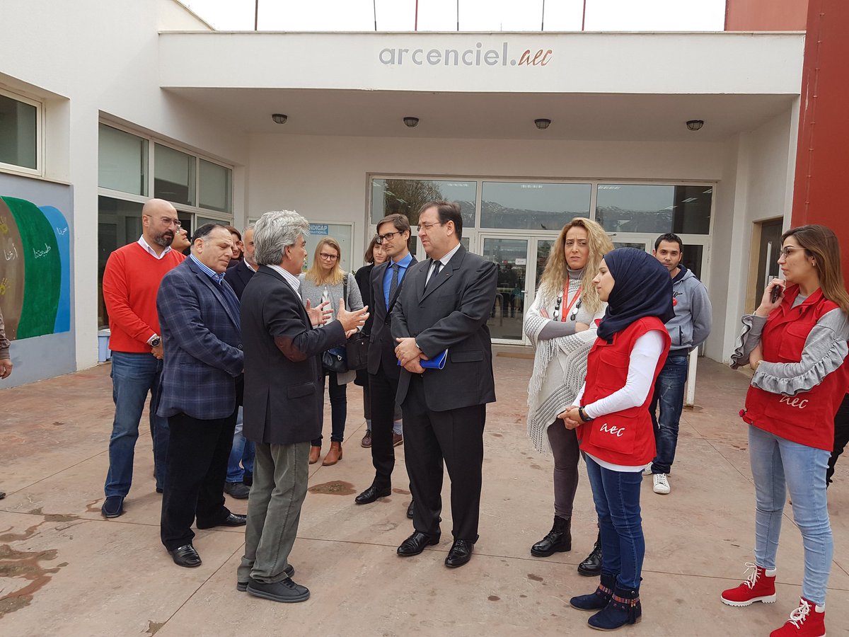 AmbaFranceLiban's tweet photo. La France s'est engagée au Sommet humanitaire mondial à renforcer les acteurs locaux, d'où la pertinence de travailler avec des ONG comme @AmelNGO et #Arcenciel. Après le succès d'une 1ère phase de projets, l'AFD poursuit son engagement avec le lancement d'une 2nde phase https://t.co/tW4QRBGHSI