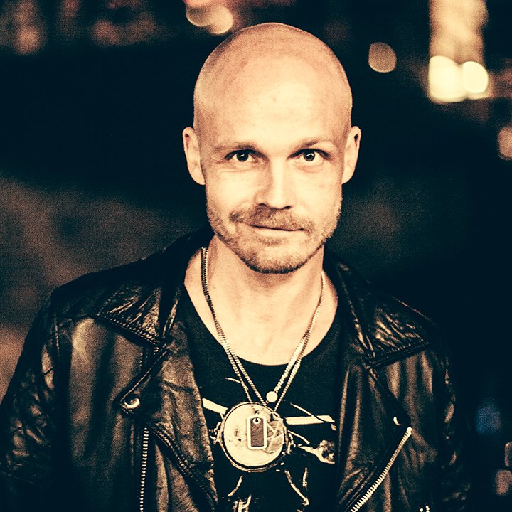 Juha Tapio juhlii tänään 5.2. syntymäpäiviään ja synttäreiden kunniaksi ilouutisia Tampereelle: #juhatapio mukaan Tammerfesteille 2018! #tammerfest <a href="/VisitTampere/">Visit Tampere</a>