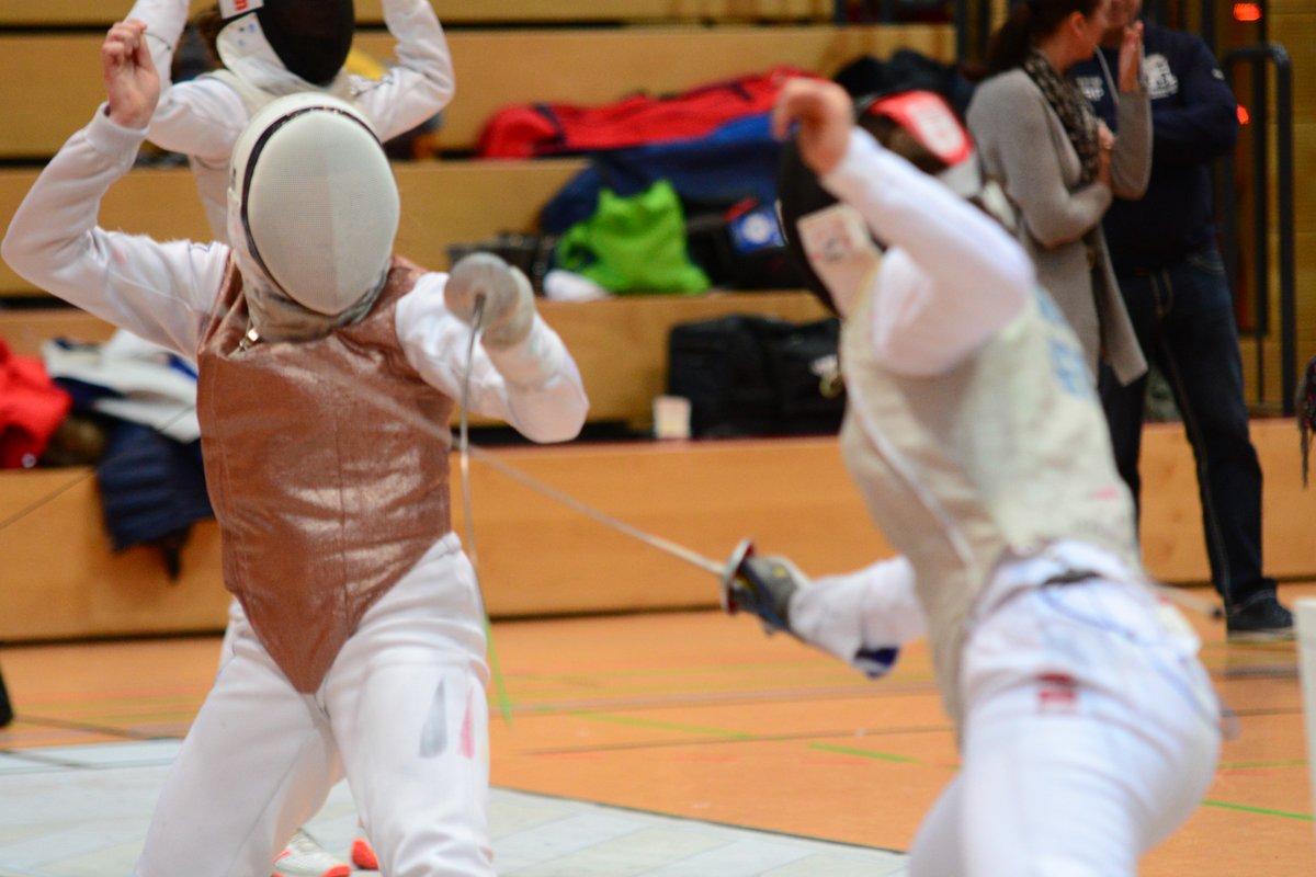 doppeltreffer's tweet photo. Ein großer Schritt in Richtung EM 2018 in Sochi! Mein 3. Platz beim Damenflorett U17 WM Quali Turnier in Moers. @Fechtcenter @YoungsterCup #foil #fencing #Germany @lr_sportred @radiocottbus https://t.co/4Mnbs2wU4l