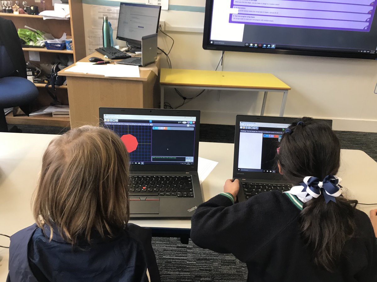 CroydonHighJnrs's tweet photo. Year 3 are learning to code and debug during their Computing lesson today. #year3computing #everygirleveryday https://t.co/2nfA05koVN