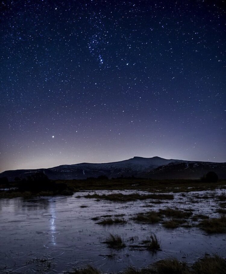 VisitBeacons's tweet photo. What a fabulous photo! Thanks for sharing https://t.co/wzIaiMltbm (&amp; braving the cold) Check out the top places to go stargazing in the National Park https://t.co/BSZfRS4ZMk
Share your #darkskies photos with us using #visitbreconbeacons &amp; we’ll share our favourites this week. https://t.co/bnQ0pzaZ1i
