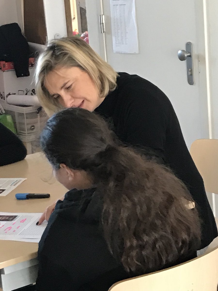 crevits's tweet image. Lezen bij de buren : bezoek school ‘t Palet @gem_Eindhoven In 10 jaar van zwakke tot excellente school. Samen lezen op school, thuis &amp;amp; in de buurt.