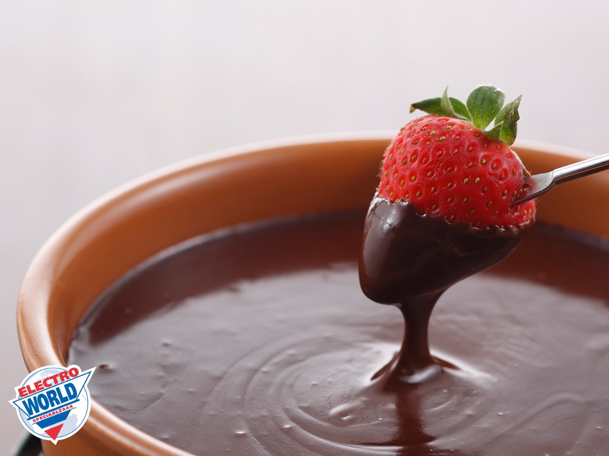 Wie o wie zet vanavond de fondue aan? Het is vandaag namelijk Chocoladefondue-dag. Heb je geen fondue-set? Kom langs! Wij hebben diverse modellen in verschillende maten.