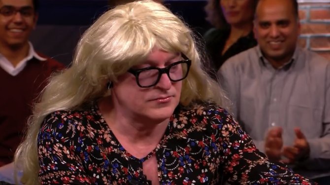 Van der Gijp voelt zich diep vanbinnen een lul - 'Ik worstel hier al heel mijn leven mee' Speld.nl/?p=79599