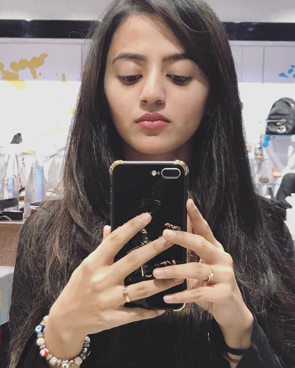 telly_updates2's tweet photo. @hellyshahofficial .
#hellyshahofficial #devdaan #devanshi #vardaan #kalkishah #swalak #swasan #raglak #swara #swaragini #queen_helly https://t.co/8zcTQ4mQvr