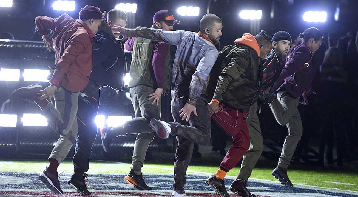 team_world's tweet photo. GUARDA QUI IL VIDEO dell'esibizione completa di #JustinTimberlake al #SuperBowl andata in scena ieri a #Minneapolis >> https://t.co/U2eZyvVvhE #JustinTimberlakeHalftimeShow https://t.co/xDbkh3Hnjt