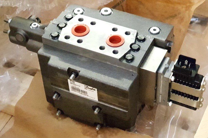 PRHydraulics's tweet photo. Introducing the new Danfoss PVG256 valve – up to 500 l/min work port flows, up to 420 bar work port pressure, weighing in at 74kg.  Contact us for more info #Danfoss #hydraulics #valves #PVG256 https://t.co/H6QnWvJLqL